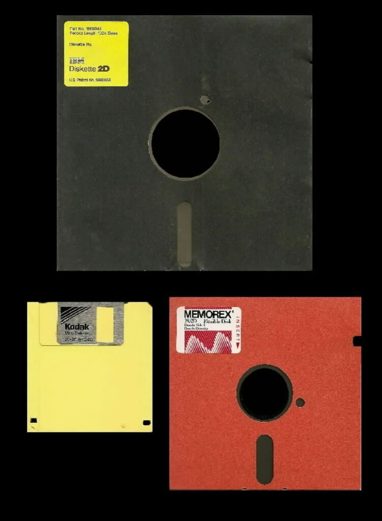 Des disquettes de différentes tailles // Source : Wikipédia Des disquettes de différentes tailles // Source : Wikipédia