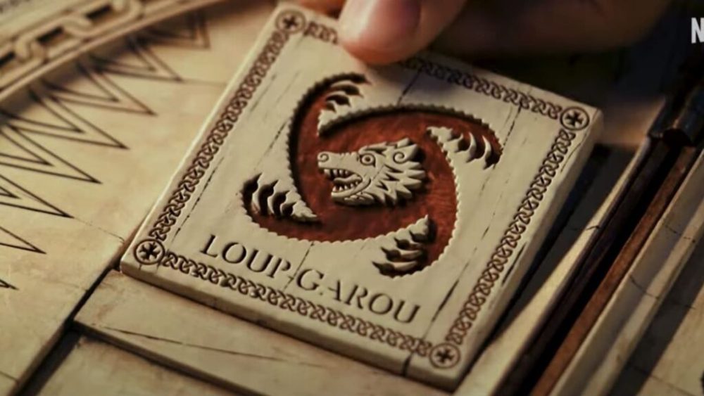 Le magnifique jeu en bois présent dans le film Loups-Garous de Netflix // Source : Netflix Le magnifique jeu en bois présent dans le film Loups-Garous de Netflix // Source : Netflix