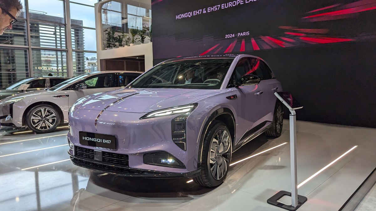 Hongqi EHS7 au Mondial de Paris // Source : Raphaelle Baut pour Numerama Hongqi EHS7 au Mondial de Paris // Source : Raphaelle Baut pour Numerama