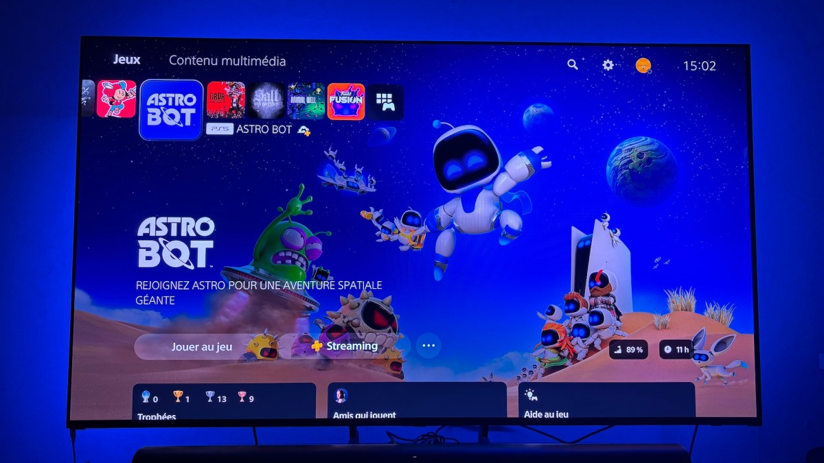 Ambilight sur un TV Samsung avec Philips Hue // Source : Maxime Claudel pour Numerama Ambilight sur un TV Samsung avec Philips Hue // Source : Maxime Claudel pour Numerama