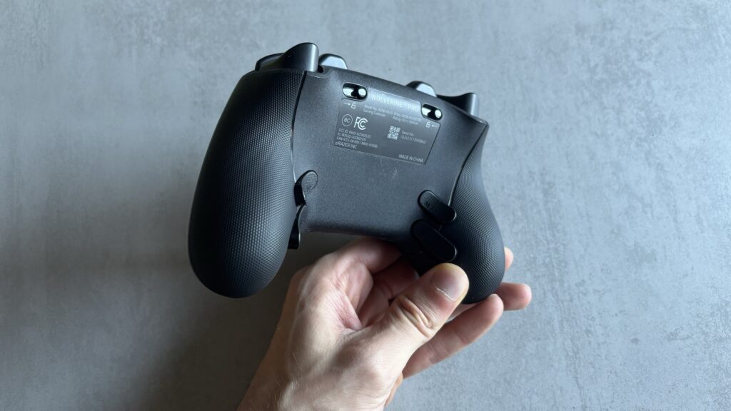 Manette Razer Wolverine V3 Pro // Source : Maxime Claudel pour Numerama Manette Razer Wolverine V3 Pro // Source : Maxime Claudel pour Numerama