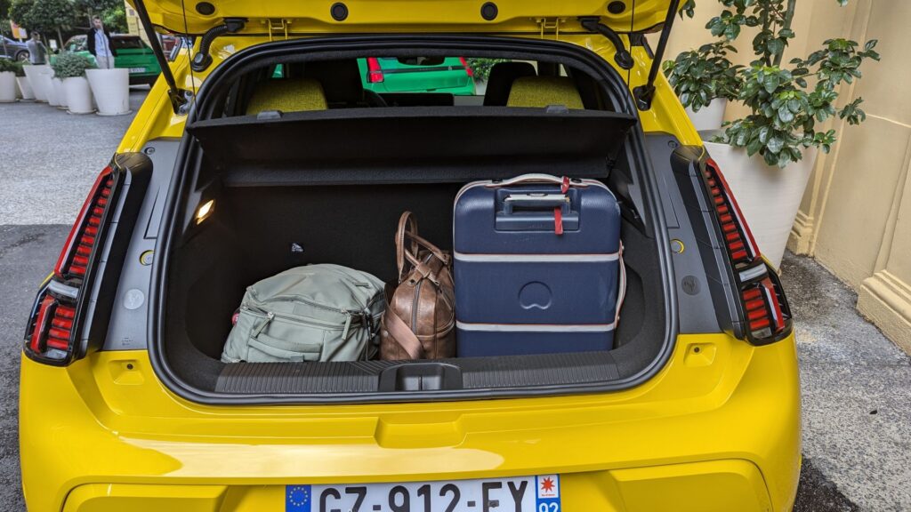 Essai de la Renault 5 e-tech // Source : Raphaelle Baut pour Numerama Essai de la Renault 5 e-tech // Source : Raphaelle Baut pour Numerama