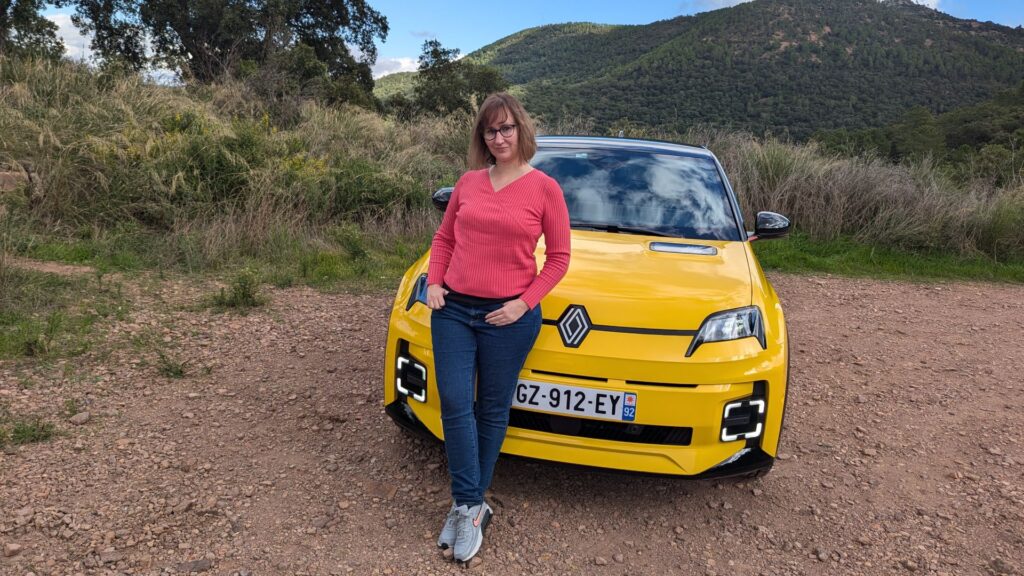 Essai de la Renault 5 e-tech // Source : Raphaelle Baut pour Numerama Essai de la Renault 5 e-tech // Source : Raphaelle Baut pour Numerama