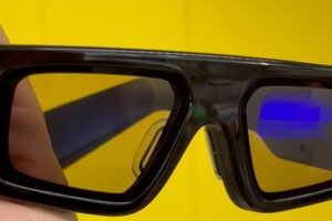 Les lunettes Snap Spectacles 24 de Snapchat. // Source : Numerama Les lunettes Snap Spectacles 24 de Snapchat. // Source : Numerama