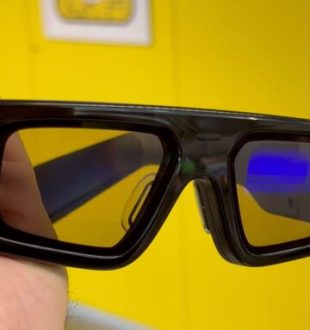 Les lunettes Snap Spectacles 24 de Snapchat. // Source : Numerama Les lunettes Snap Spectacles 24 de Snapchat. // Source : Numerama