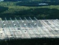 Champ d'antennes de HAARP en Alaska. Source : https://www.flickr.com/photos/rezn8d/8516910374 Champ d'antennes de HAARP en Alaska. Source : https://www.flickr.com/photos/rezn8d/8516910374