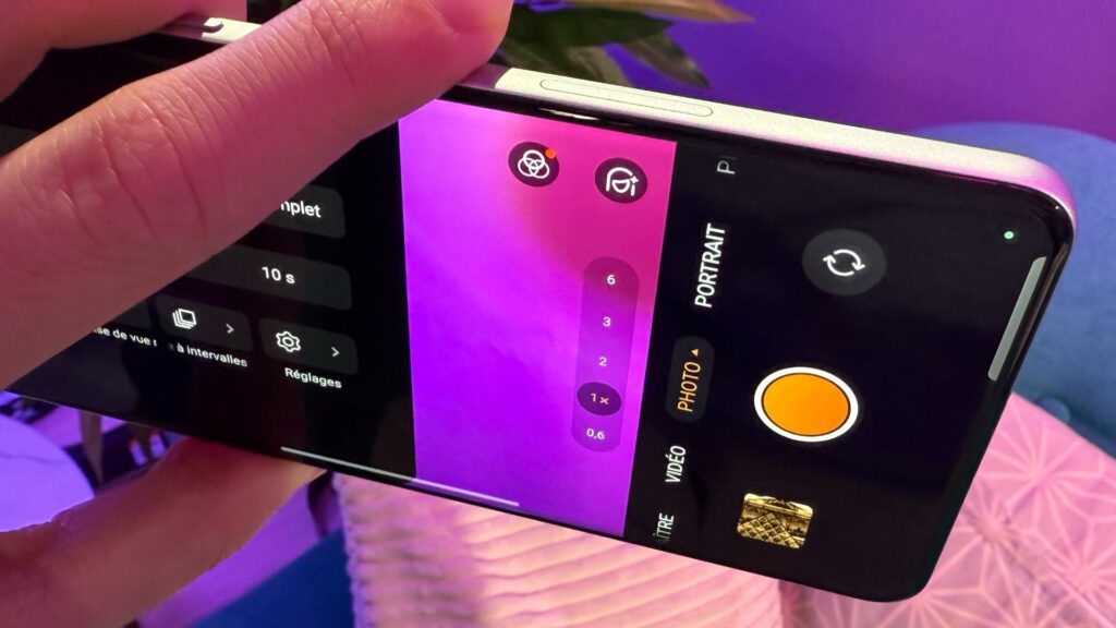 Le Quick Button du Oppo Find X8 Pro n'est pas un vrai bouton. C'est assez bizarre visuellement. // Source : Numerama Le Quick Button du Oppo Find X8 Pro n'est pas un vrai bouton. C'est assez bizarre visuellement. // Source : Numerama