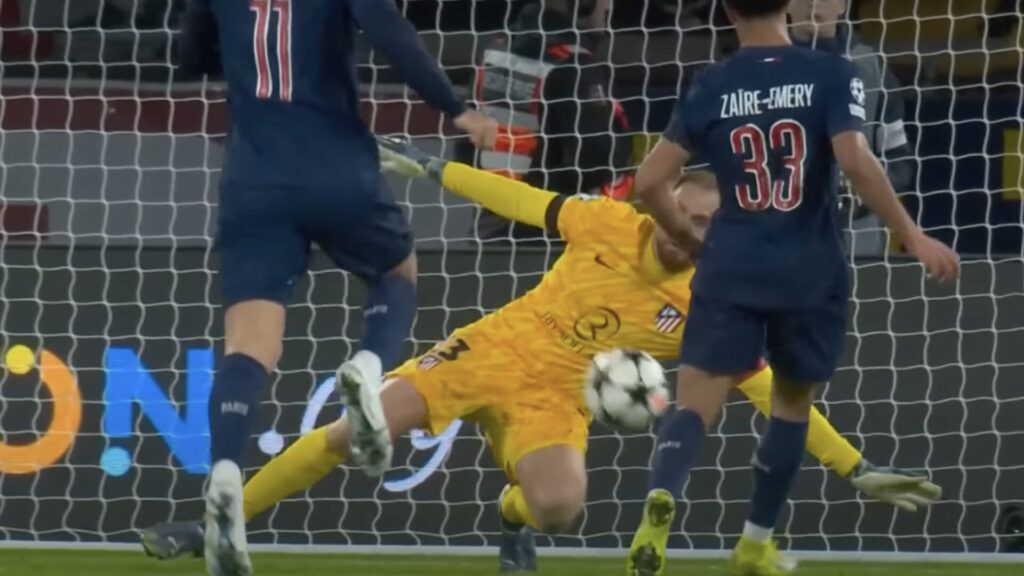 Le PSG en Ligue des champions // Source : Capture YouTube Canal+ Le PSG en Ligue des champions // Source : Capture YouTube Canal+