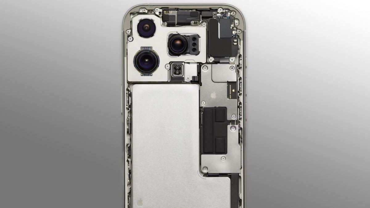 L'intérieur d'un iPhone 16 Pro. // Source : Apple L'intérieur d'un iPhone 16 Pro. // Source : Apple