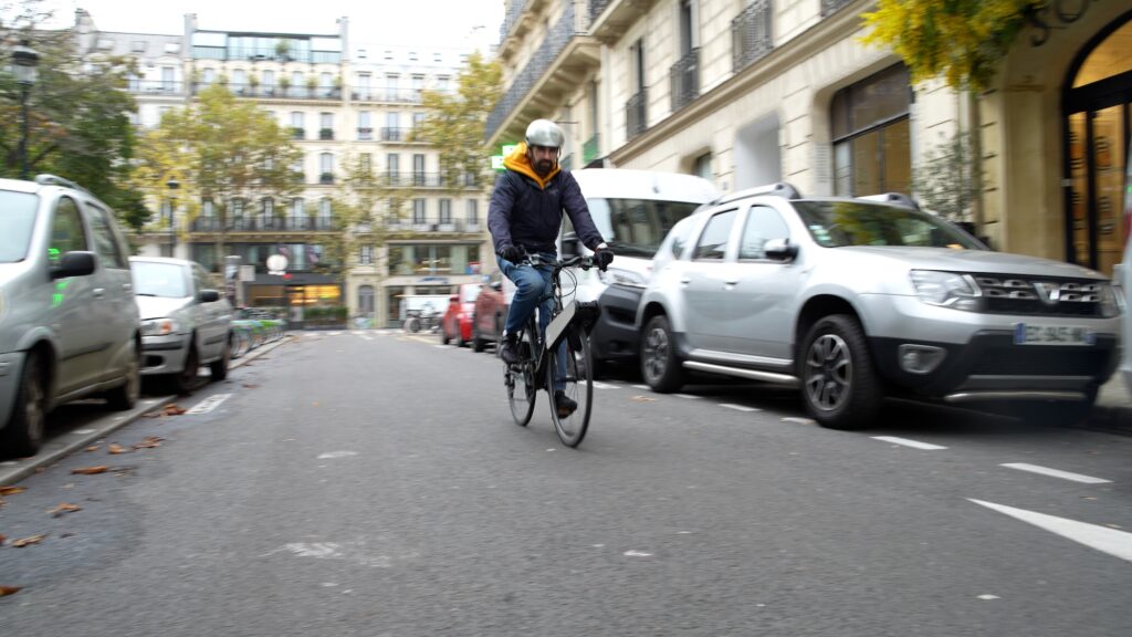 Le moteur amovible pour vélo mécanique // Source : Alfred Tertrais pour Numerama Le moteur amovible pour vélo mécanique // Source : Alfred Tertrais pour Numerama