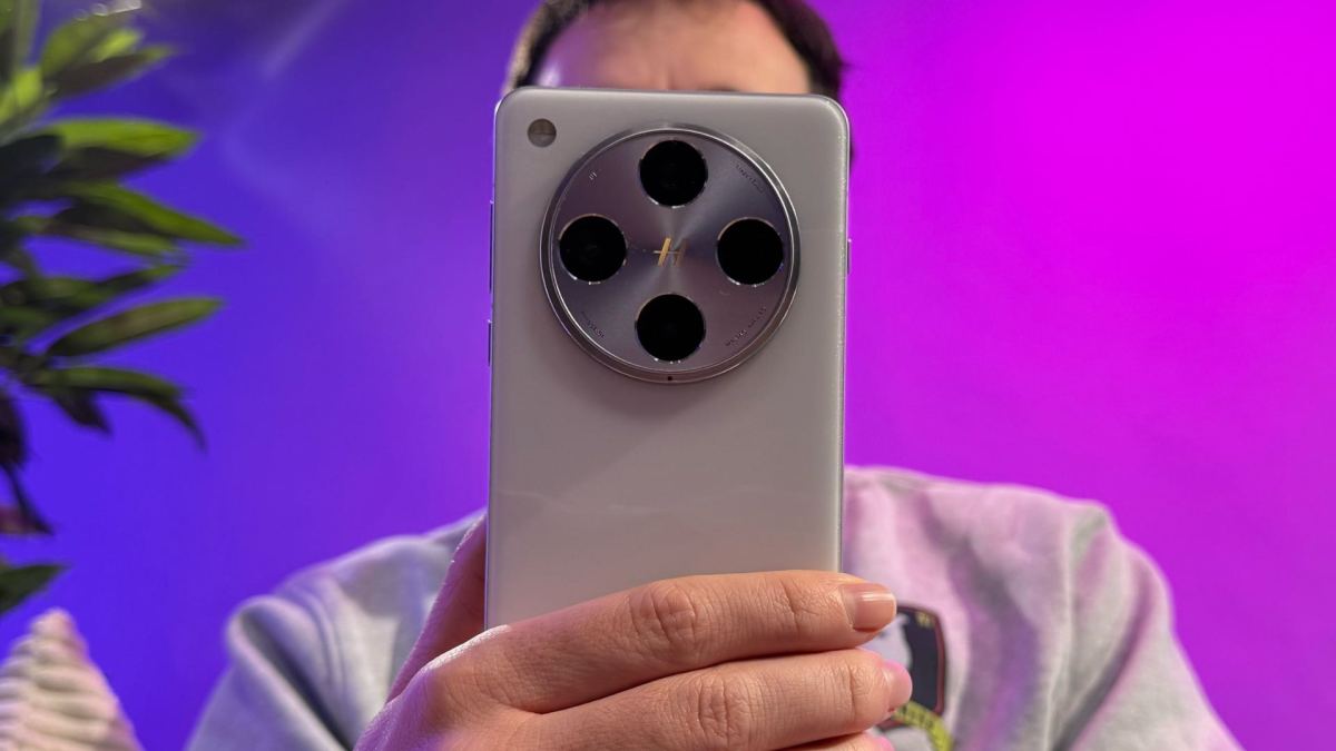 Le Oppo Find X8 Pro. // Source : Numerama Le Oppo Find X8 Pro. // Source : Numerama