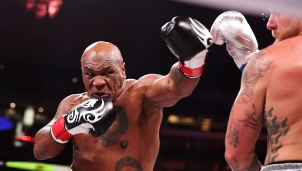 Mike Tyson et Jake Paul. // Source : Netflix Mike Tyson et Jake Paul. // Source : Netflix