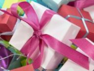 Coffrets cadeaux de couleurs assorties // Source : Pixabay Coffrets cadeaux de couleurs assorties // Source : Pixabay