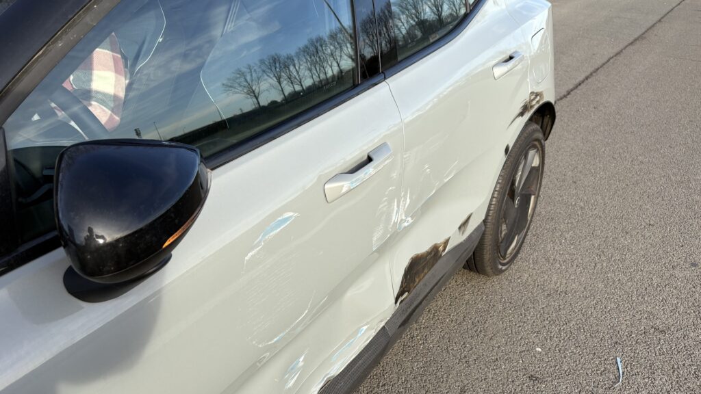 Un accident en Volvo EX30 // Source : Maxime Claudel pour Numerama Un accident en Volvo EX30 // Source : Maxime Claudel pour Numerama