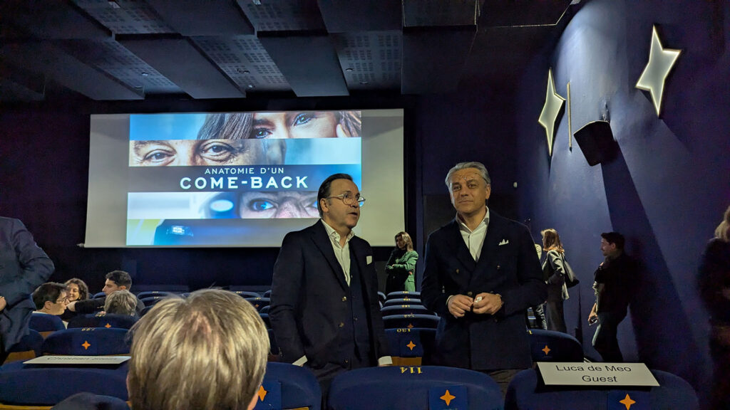 Luca de Meo et Arnaud Belloni à quelques minutes de l'avant-première du documentaire // Source : Raphaelle Baut pour Numerama Luca de Meo et Arnaud Belloni à quelques minutes de l'avant-première du documentaire // Source : Raphaelle Baut pour Numerama