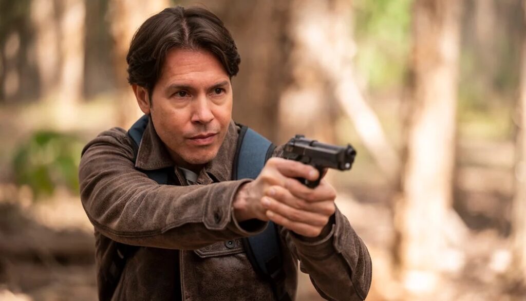 Jon Seda dans La Brea // Source : NBC Jon Seda dans La Brea // Source : NBC