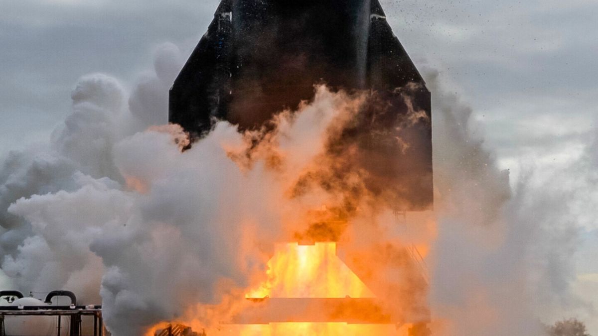 Test du Starship. // Source : Via X @SpaceX (photo recadrée et modifiée) Test du Starship. // Source : Via X @SpaceX (photo recadrée et modifiée)