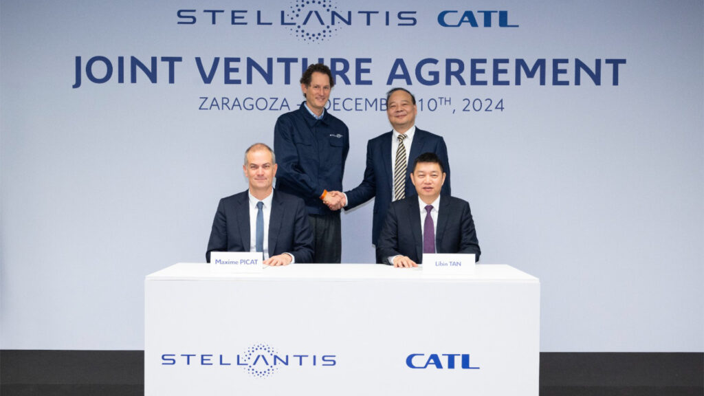 Signature de l'accord Stellantis / CATL // Source : CATL Signature de l'accord Stellantis / CATL // Source : CATL