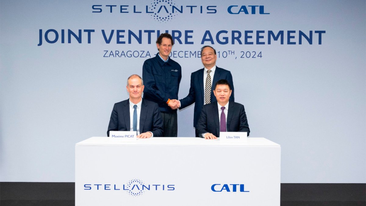 Signature de l'accord Stellantis / CATL // Source : CATL Signature de l'accord Stellantis / CATL // Source : CATL