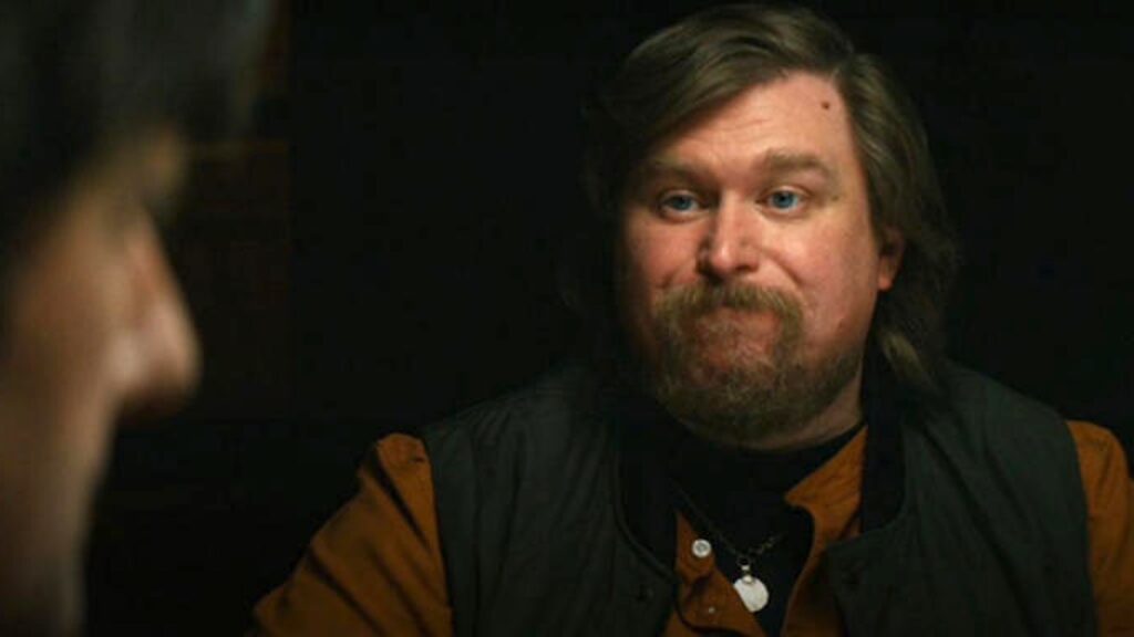 Ricken dans Severance // Source : Apple TV+ Ricken dans Severance // Source : Apple TV+