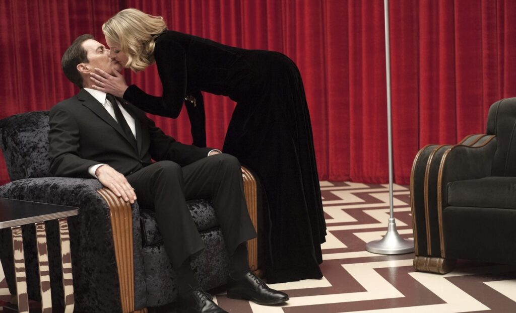 La Black Lodge dans Twin Peaks : The Return // Source : Showtime La Black Lodge dans Twin Peaks : The Return // Source : Showtime