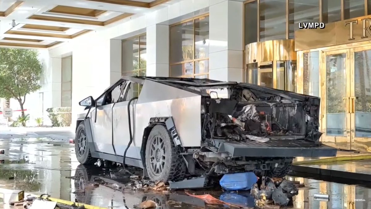 Cybertruck qui a explosé devant l'hötel Trump à Las Vegas // Source : Las Vegas Metropolitan Police Cybertruck qui a explosé devant l'hötel Trump à Las Vegas // Source : Las Vegas Metropolitan Police