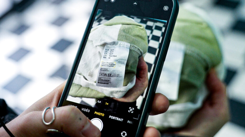 iPhone x Machine à laver // Source : Nino Barbey pour Numerama iPhone x Machine à laver // Source : Nino Barbey pour Numerama
