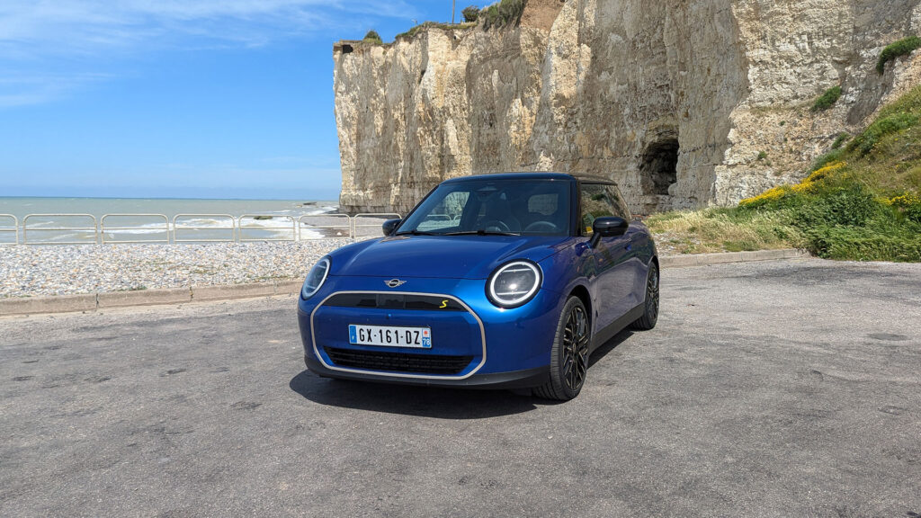Essai de la Mini Cooper SE // Source : Raphaelle Baut pour Numerama Essai de la Mini Cooper SE // Source : Raphaelle Baut pour Numerama