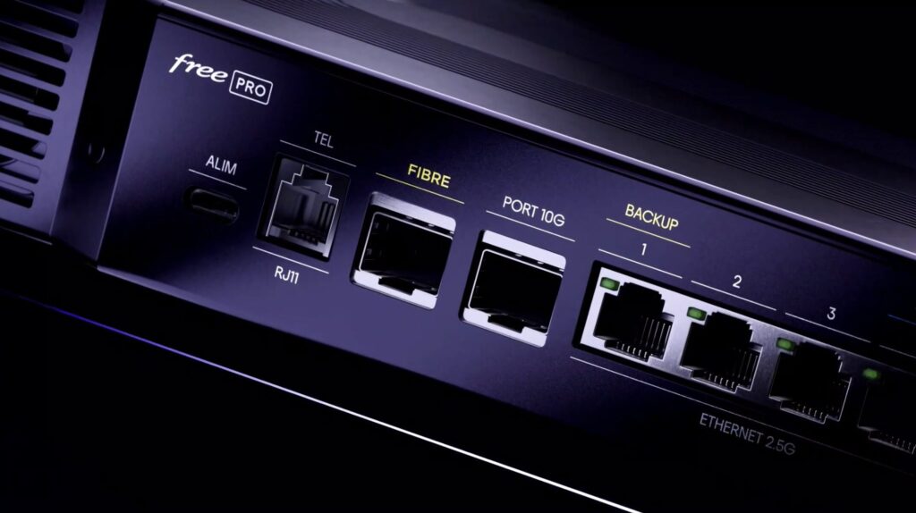 Les ports au dos de la Freebox Pro 2. Les ports au dos de la Freebox Pro 2.