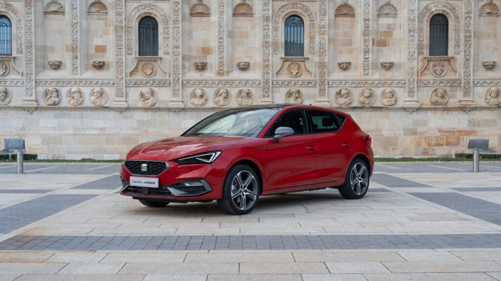 La Seat Leon deviendra 100 % électrique d'ici 2030. // Source : Seat La Seat Leon deviendra 100 % électrique d'ici 2030. // Source : Seat