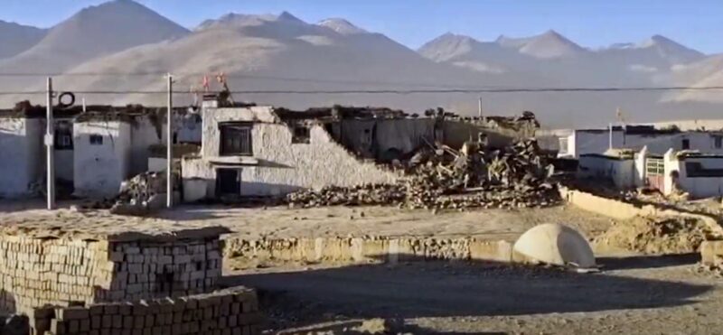 Dégâts dans un village du Tibet. // Source : China News Service Dégâts dans un village du Tibet. // Source : China News Service