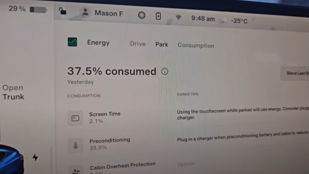 Au bout de 12 heures, la Model 3 a consommé plus de 37 % de batterie. // Source : Frozen Tesla via YouTube Au bout de 12 heures, la Model 3 a consommé plus de 37 % de batterie. // Source : Frozen Tesla via YouTube