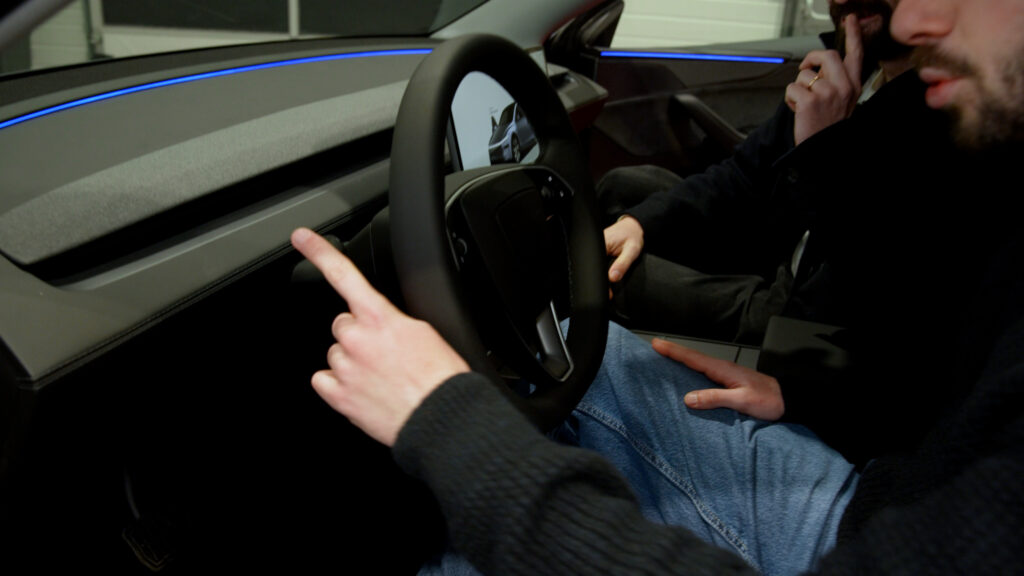 Le nouveau Tesla Model Y (2025) // Source : Alfred Tertrais pour Numerama Le nouveau Tesla Model Y (2025) // Source : Alfred Tertrais pour Numerama