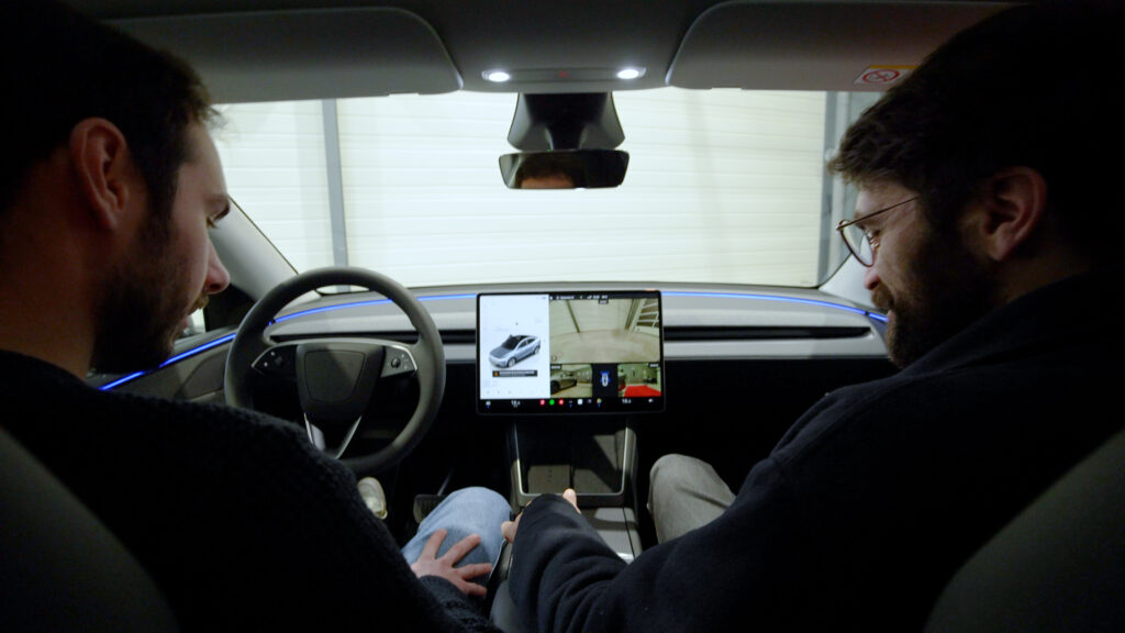 Le nouveau Tesla Model Y (2025) // Source : Alfred Tertrais pour Numerama Le nouveau Tesla Model Y (2025) // Source : Alfred Tertrais pour Numerama