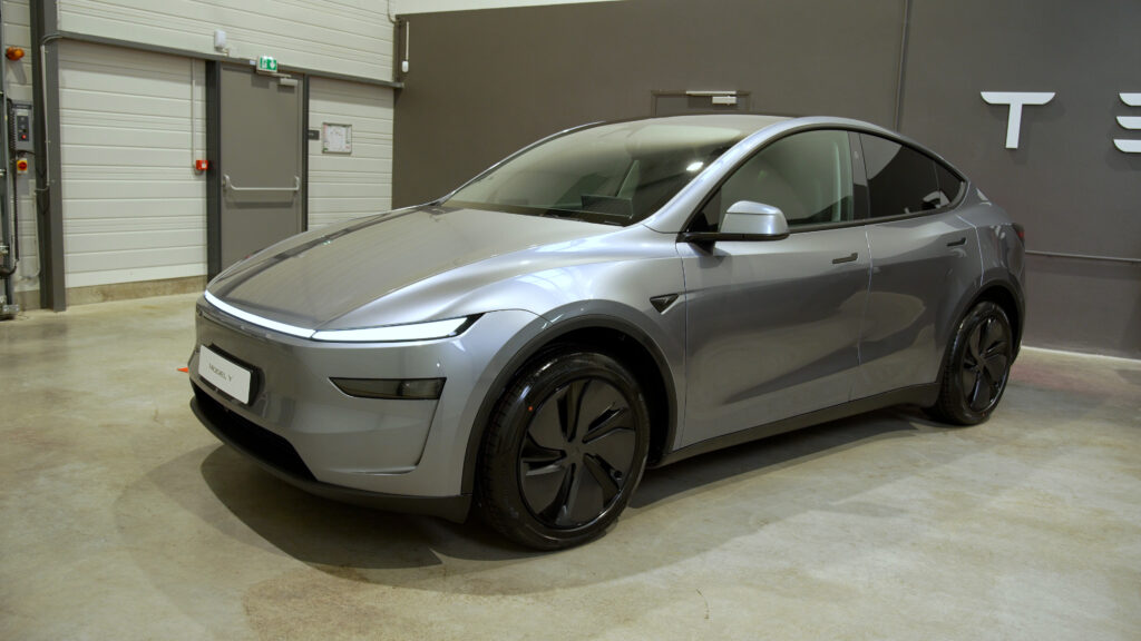 Le nouveau Tesla Model Y (2025) // Source : Alfred Tertrais pour Numerama Le nouveau Tesla Model Y (2025) // Source : Alfred Tertrais pour Numerama