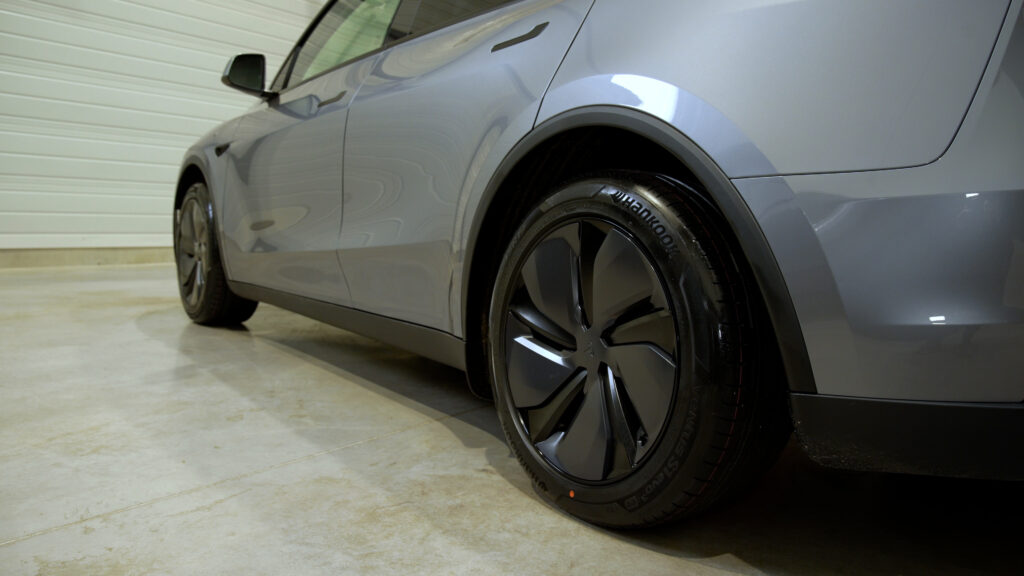 Le nouveau Tesla Model Y (2025) // Source : Alfred Tertrais pour Numerama Le nouveau Tesla Model Y (2025) // Source : Alfred Tertrais pour Numerama