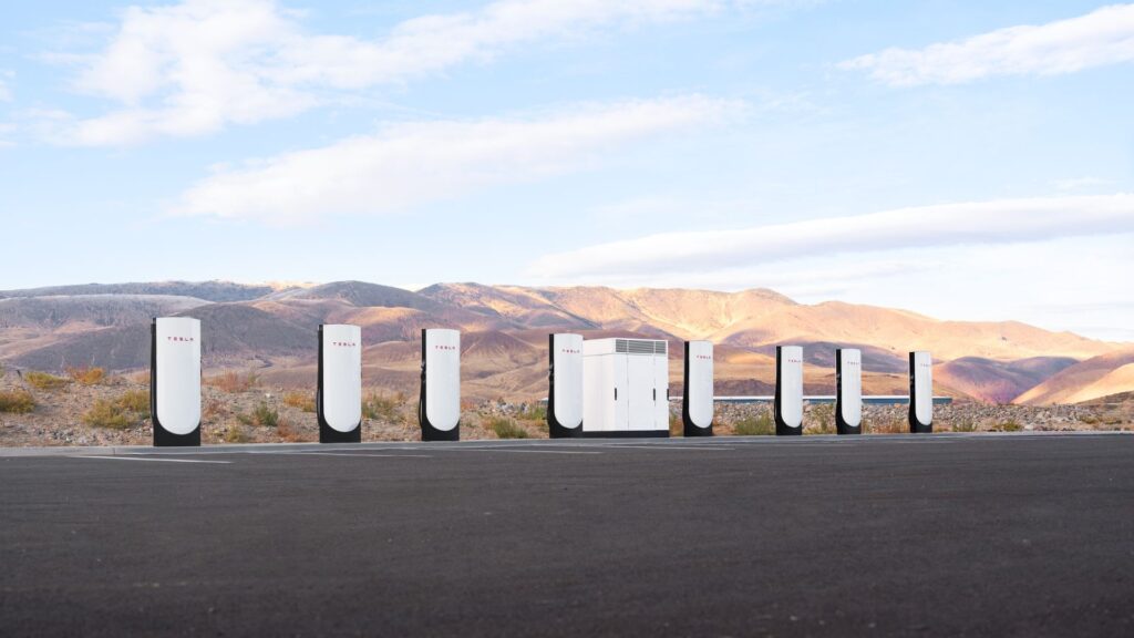 Les Superchargers V4 de Tesla // Source : Tesla Les Superchargers V4 de Tesla // Source : Tesla