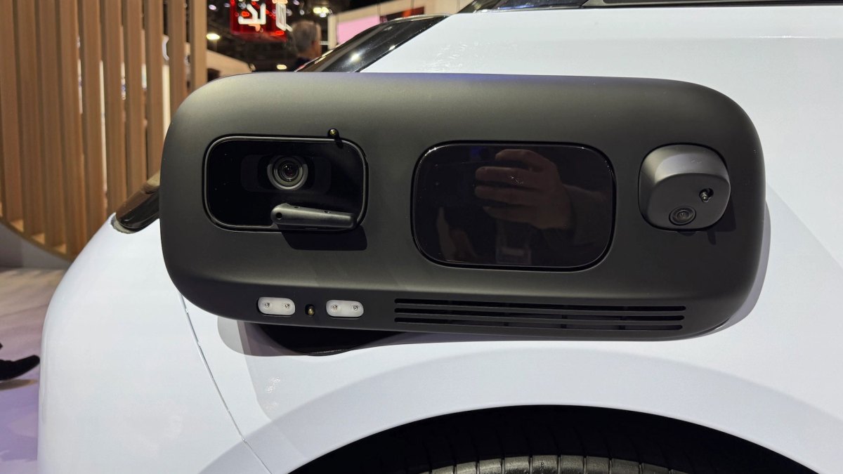 Essuie-glace miniature pour robotaxi Waymo // Source : Thelastdriverlicenseholder Essuie-glace miniature pour robotaxi Waymo // Source : Thelastdriverlicenseholder