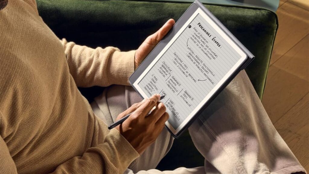 Le Kindle Scribe est d'une taille idéale // Source : Amazon Le Kindle Scribe est d'une taille idéale // Source : Amazon