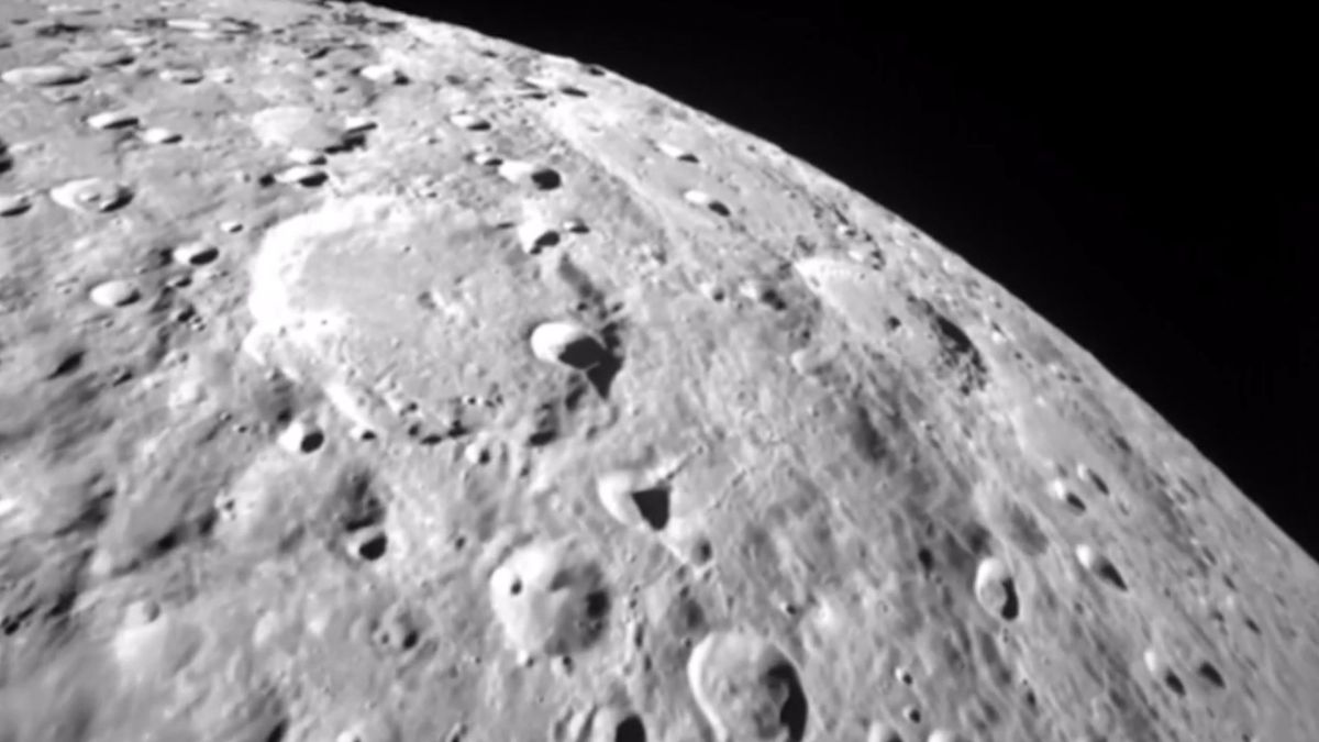 Vue vertigineuse sur la face cachée de la Lune. // Source : Capture YouTube Firefly Aerospace Vue vertigineuse sur la face cachée de la Lune. // Source : Capture YouTube Firefly Aerospace