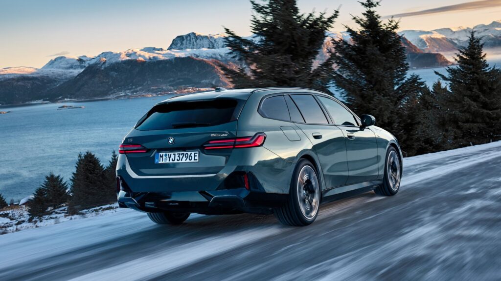 La BMW i5 eDrive40 Touring // Source : BMW La BMW i5 eDrive40 Touring // Source : BMW