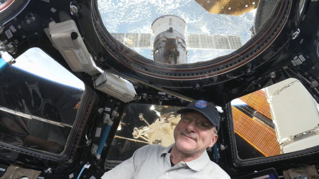 Don Pettit depuis l'ISS. // Source : Nasa Don Pettit depuis l'ISS. // Source : Nasa