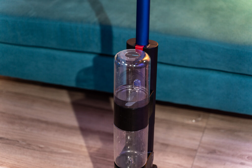 Le Dyson Wash G1 // Source : Alexis pour Numerama Le Dyson Wash G1 // Source : Alexis pour Numerama
