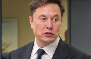 Elon Musk en 2019. // Source : NORAD and USNORTHCOM Public Affairs