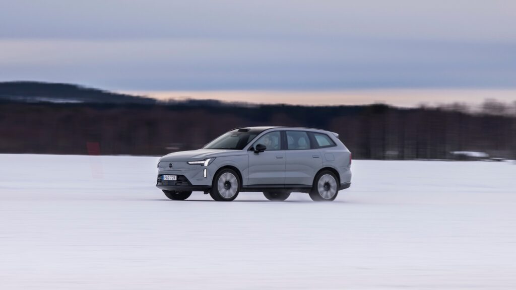 Le Volvo EX90 (2025) // Source : Thomas Antoine pour Volvo Le Volvo EX90 (2025) // Source : Thomas Antoine pour Volvo