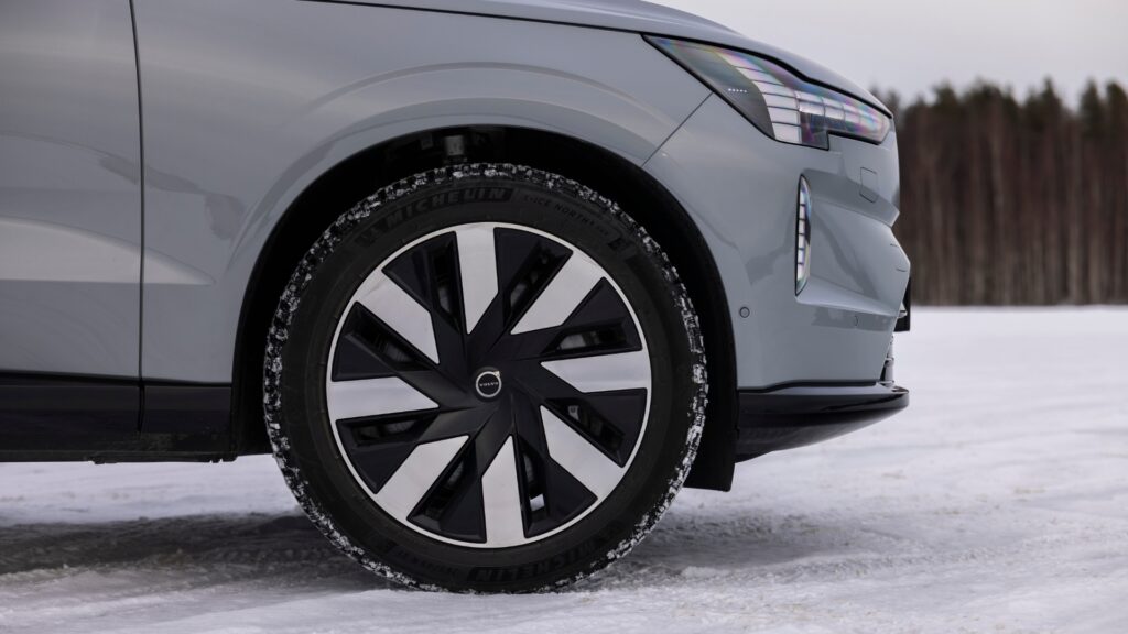 Le Volvo EX90 (2025) // Source : Thomas Antoine pour Volvo Le Volvo EX90 (2025) // Source : Thomas Antoine pour Volvo