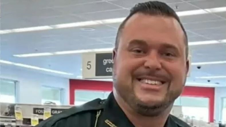 Le sergent James Darrell Hickox. // Source : Jacksonville Today Le sergent James Darrell Hickox. // Source : Jacksonville Today