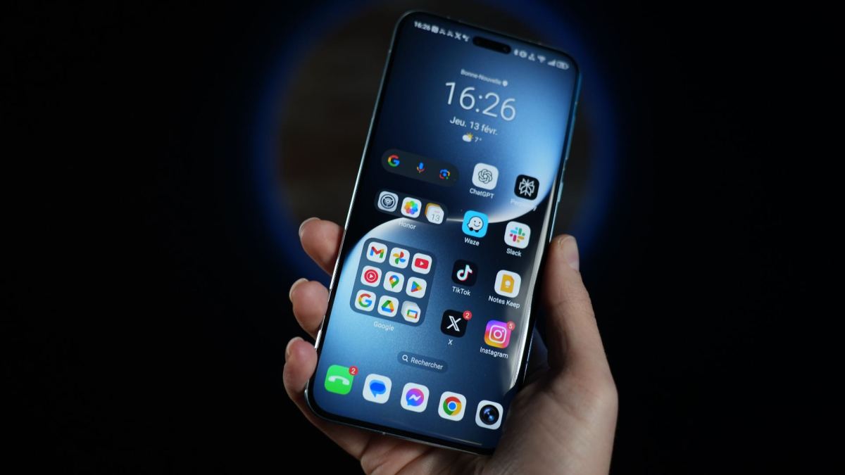Le Honor Magic 7 Pro // Source : Alfred Tertrais / Numerama Le Honor Magic 7 Pro // Source : Alfred Tertrais / Numerama
