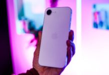 Apple iPhone 16e // Source : Nino Barbey / Numerama Apple iPhone 16e // Source : Nino Barbey / Numerama