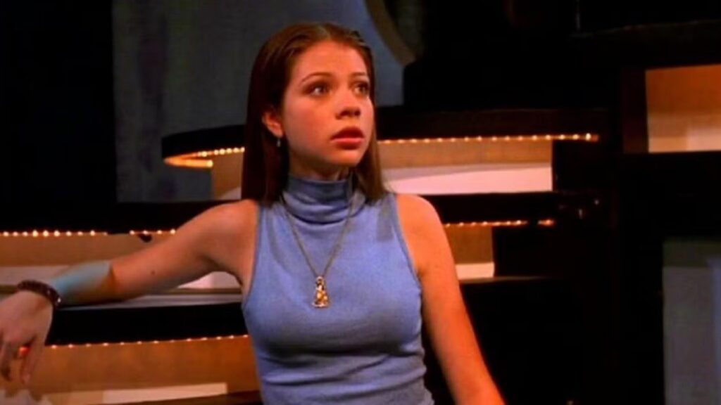 Dawn, découvrant qu'elle est la Clé. // Source : Saison 5 de Buffy. Dawn, découvrant qu'elle est la Clé. // Source : Saison 5 de Buffy.